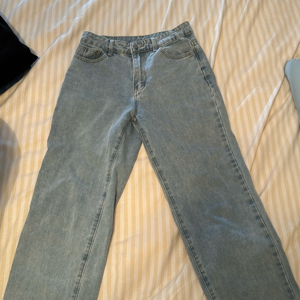 Very cute and good condition just don’t fit me anymore. Size small.